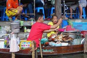 Damnoen Saduak Travel Tips Guide: Cultural Insights, Costs & Eco-Tours